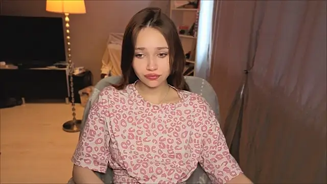 SweetLinaa online show from May 19, 9:27 am