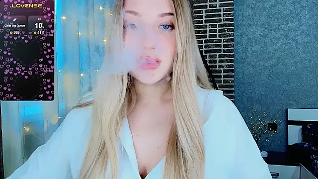 Evacadooo online show from November 27, 4:46 am