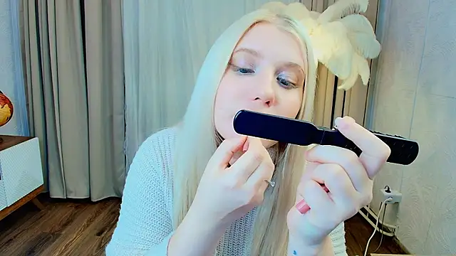 Snapshot of Evacadooo chatting on January 13, 2:59 am Evacadooo online show from January 13, 2:59 am