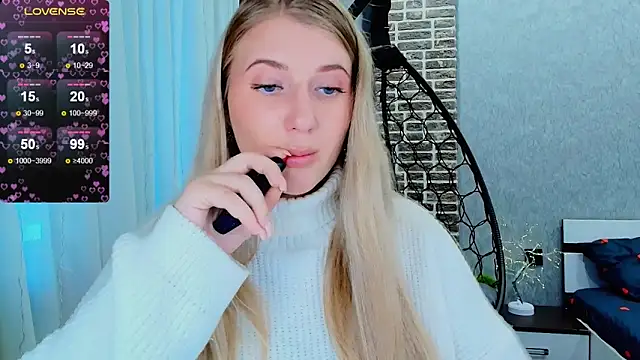 Evacadooo online show from October 30, 2:43 am