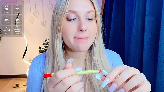 Snapshot of Evacadooo chatting on March 3, 3:02 am Evacadooo online show from March 3, 3:02 am