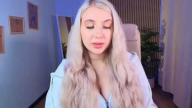 Evacadooo online show from May 12, 2:41 am