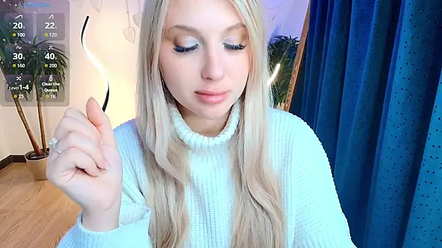 Snapshot of Evacadooo chatting on February 5, 2:18 am Evacadooo online show from February 5, 2:18 am