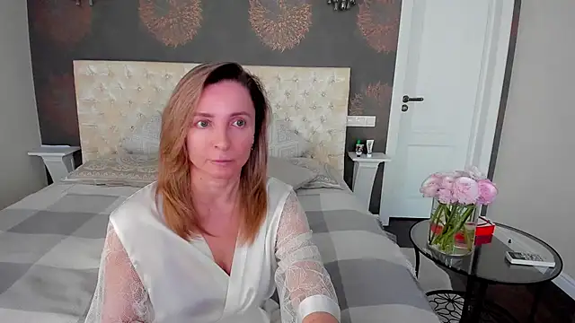 AllisonWilliams online show from April 17, 4:32 pm