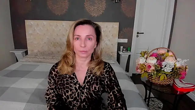 AllisonWilliams online show from April 3, 3:29 pm