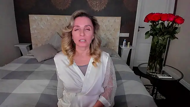 AllisonWilliams online show from September 14, 5:02 pm