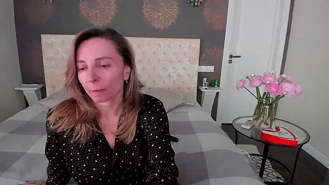 AllisonWilliams online show from April 10, 4:36 pm