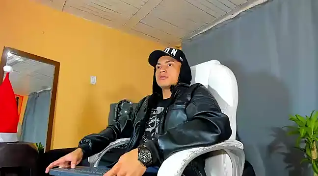 Andres thompson22 online show from December 25, 4:01 am