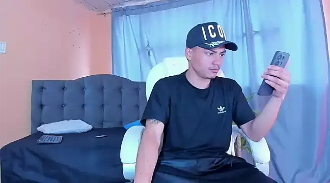 Andres thompson22 online show from January 6, 1:41 pm