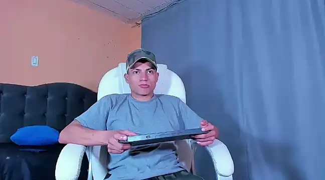 Andres thompson22 online show from January 7, 10:52 pm