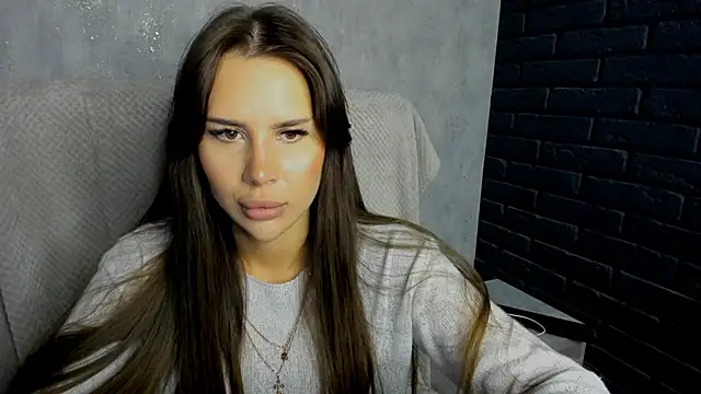 Snapshot of SuraMune chatting on February 21, 5:37 pm SuraMune online show from February 21, 5:37 pm