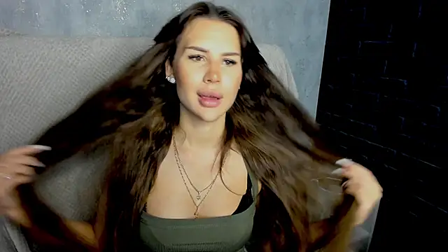 Snapshot of SuraMune chatting on February 17, 8:17 pm SuraMune online show from February 17, 8:17 pm