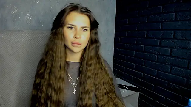 Snapshot of SuraMune chatting on February 19, 6:27 pm SuraMune online show from February 19, 6:27 pm