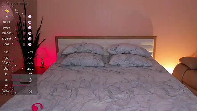 skinny sissss online show from October 20, 11:11 am