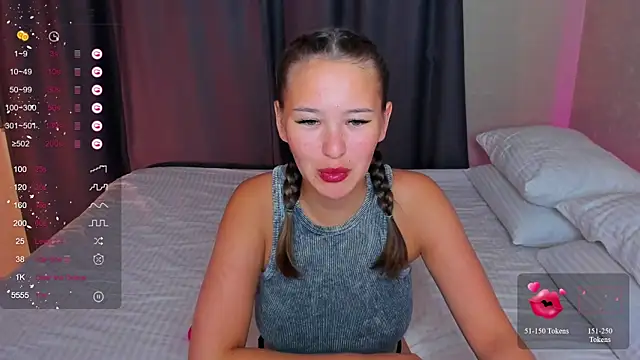 skinny sissss online show from July 8, 3:24 pm