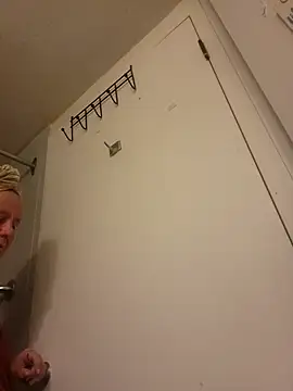 Yourfantasy1379 online show from October 4, 2:02 am