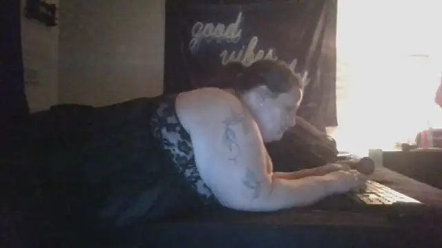 Snapshot of Yourfantasy1379 chatting on May 9, 12:58 am Yourfantasy1379 online show from May 9, 12:58 am