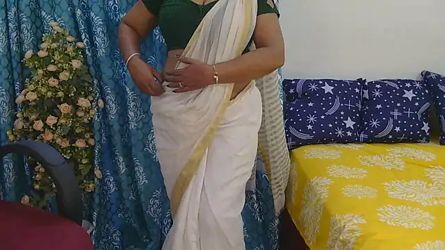 Snapshot of indian_anu_mallu chatting on July 6, 3:03 pm indian anu mallu online show from July 6, 3:03 pm