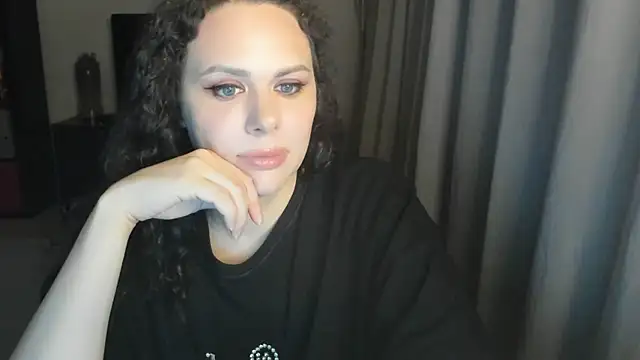 Snapshot of MollyCheiz chatting on June 26, 10:04 pm MollyCheiz online show from June 26, 10:04 pm