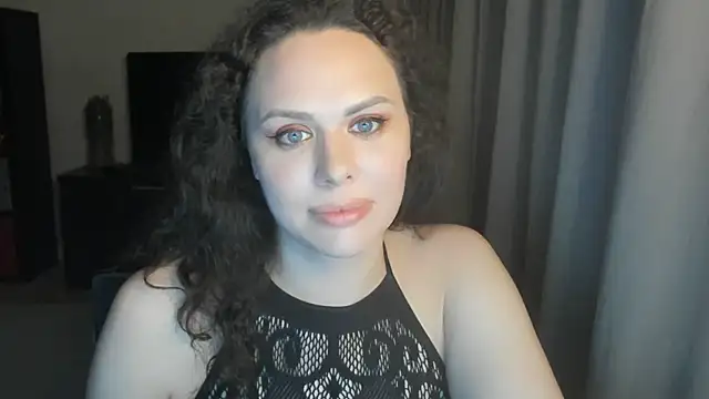 Snapshot of MollyCheiz chatting on July 2, 11:55 pm MollyCheiz online show from July 2, 11:55 pm