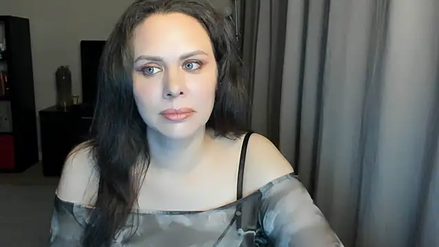 Snapshot of MollyCheiz chatting on July 18, 11:13 pm MollyCheiz online show from July 18, 11:13 pm