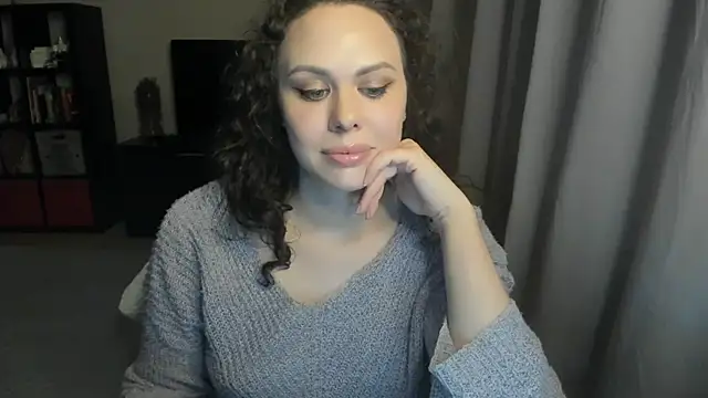 MollyCheiz online show from May 26, 9:24 pm