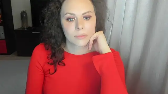 Snapshot of MollyCheiz chatting on June 15, 4:28 pm MollyCheiz online show from June 15, 4:28 pm