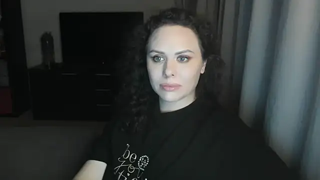 Snapshot of MollyCheiz chatting on June 18, 8:47 pm MollyCheiz online show from June 18, 8:47 pm