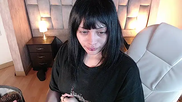 honney dark online show from February 20, 11:34 am