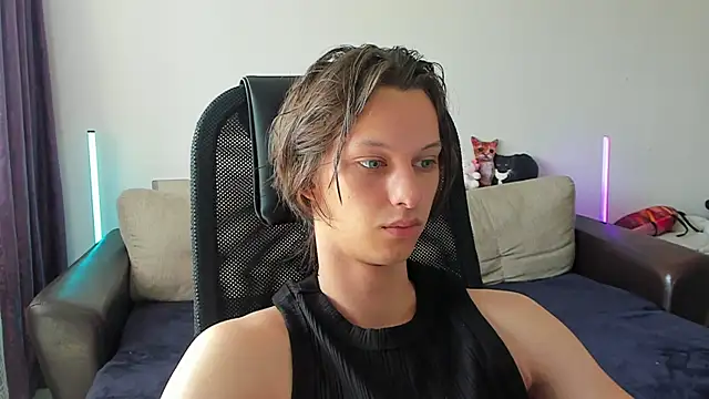 Snapshot of Ostin_meow chatting on June 10, 9:54 am Ostin meow online show from June 10, 9:54 am