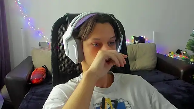 Ostin meow online show from December 1, 5:30 am