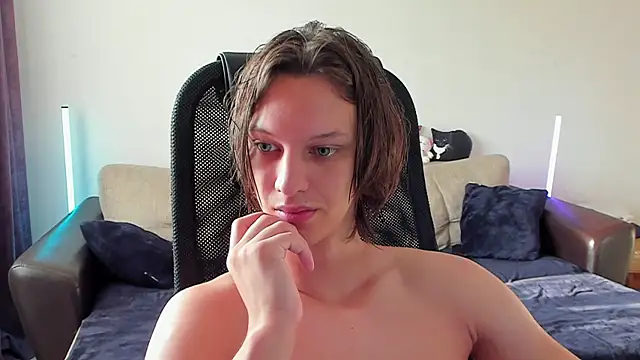 Snapshot of Ostin_meow chatting on July 15, 12:56 pm Ostin meow online show from July 15, 12:56 pm
