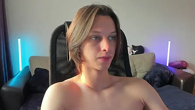 Snapshot of Ostin_meow chatting on July 11, 1:44 pm Ostin meow online show from July 11, 1:44 pm