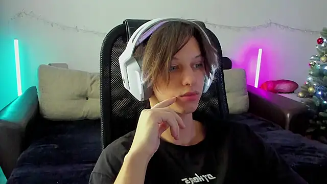 Ostin meow online show from December 19, 5:10 am