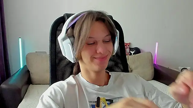 Ostin meow online show from February 9, 4:54 am