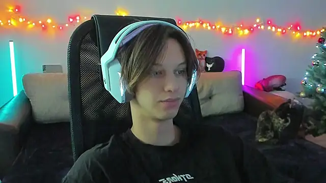 Ostin meow online show from December 15, 6:41 am