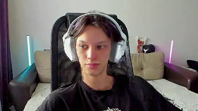 Ostin meow online show from February 6, 6:42 am