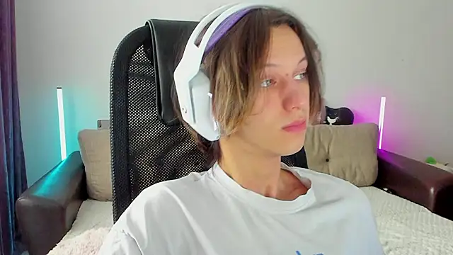 Ostin meow online show from February 1, 7:39 am