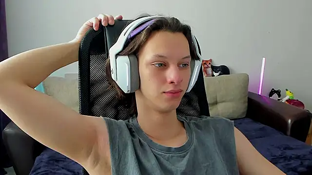 Ostin meow online show from February 28, 8:03 am