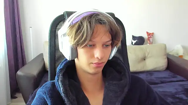 Ostin meow online show from October 15, 7:49 am