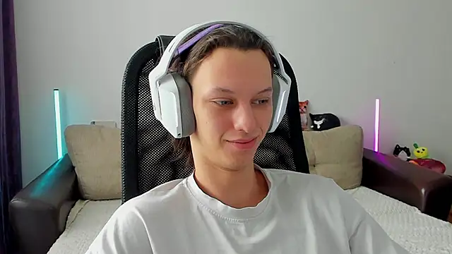 Ostin meow online show from February 23, 7:53 am