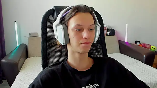 Ostin meow online show from February 20, 5:15 am