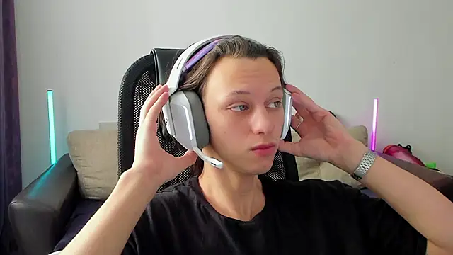 Ostin meow online show from March 4, 7:05 am