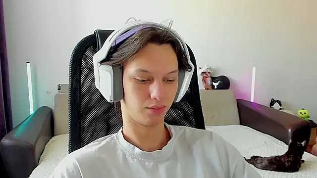 Ostin meow online show from February 16, 4:44 am