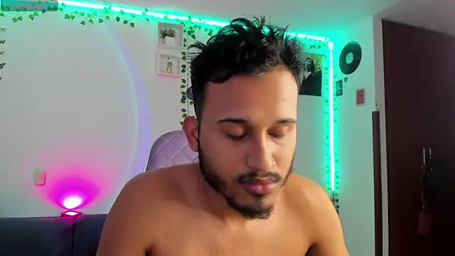 Raf brunette online show from December 31, 1:30 pm