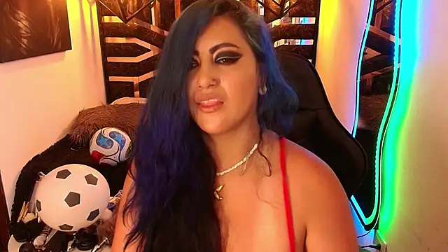 Snapshot of scarleth_blue chatting on June 25, 5:12 am scarleth blue online show from June 25, 5:12 am