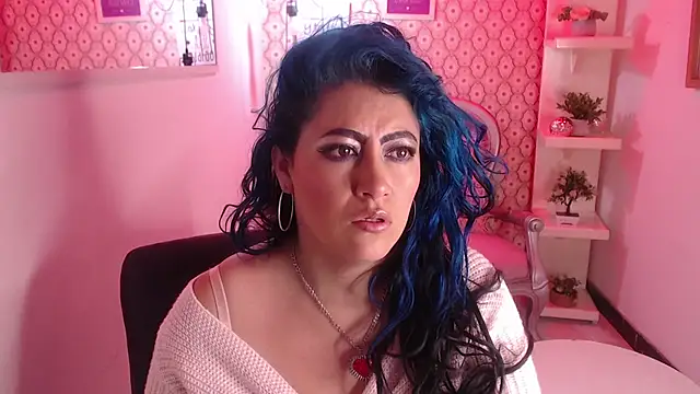 Snapshot of scarleth_blue chatting on October 9, 3:29 am scarleth blue online show from October 9, 3:29 am