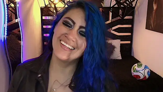 Snapshot of scarleth_blue chatting on June 13, 4:21 am scarleth blue online show from June 13, 4:21 am