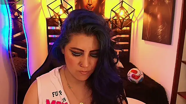 Snapshot of scarleth_blue chatting on June 16, 2:55 am scarleth blue online show from June 16, 2:55 am