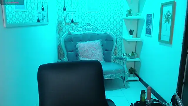 Snapshot of scarleth_blue chatting on March 5, 3:08 am scarleth blue online show from March 5, 3:08 am